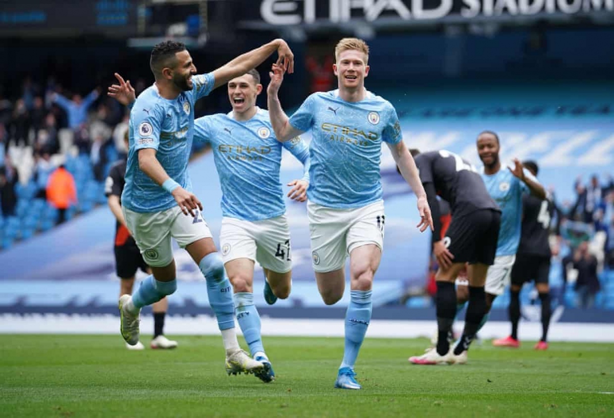 De Bruyne mở tỷ số sau pha kiến tạo của Mahrez. (Ảnh: Getty)