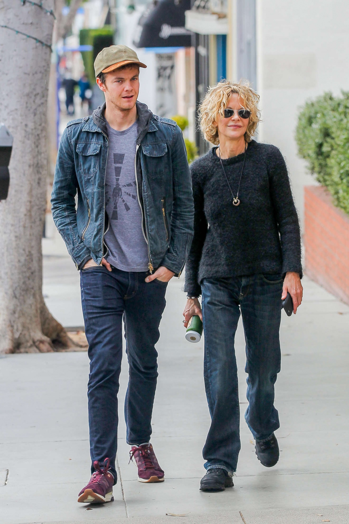 Jack Quaid và mẹ Meg Ryan.