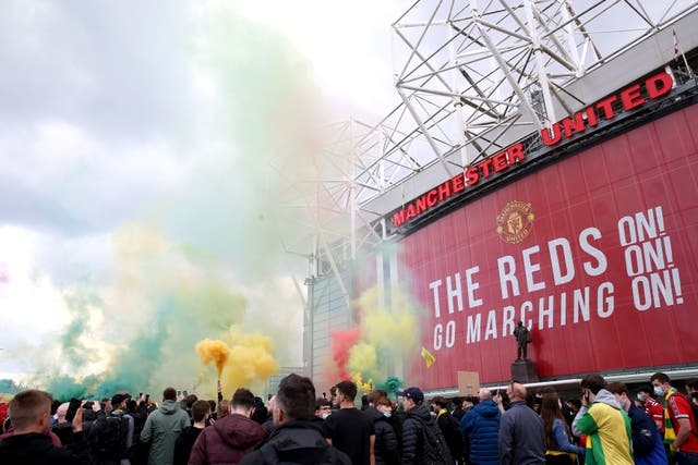 Giới truyền thông Anh lo ngại trận đấu giữa MU và Liverpool có nguy cơ bị hoãn. (Ảnh: Getty)