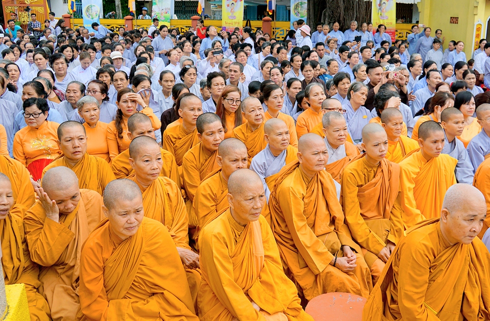 De nghi cac to chuc ton giao tam dung, khong sinh hoat ton giao tap trung dong nguoi hinh anh 1