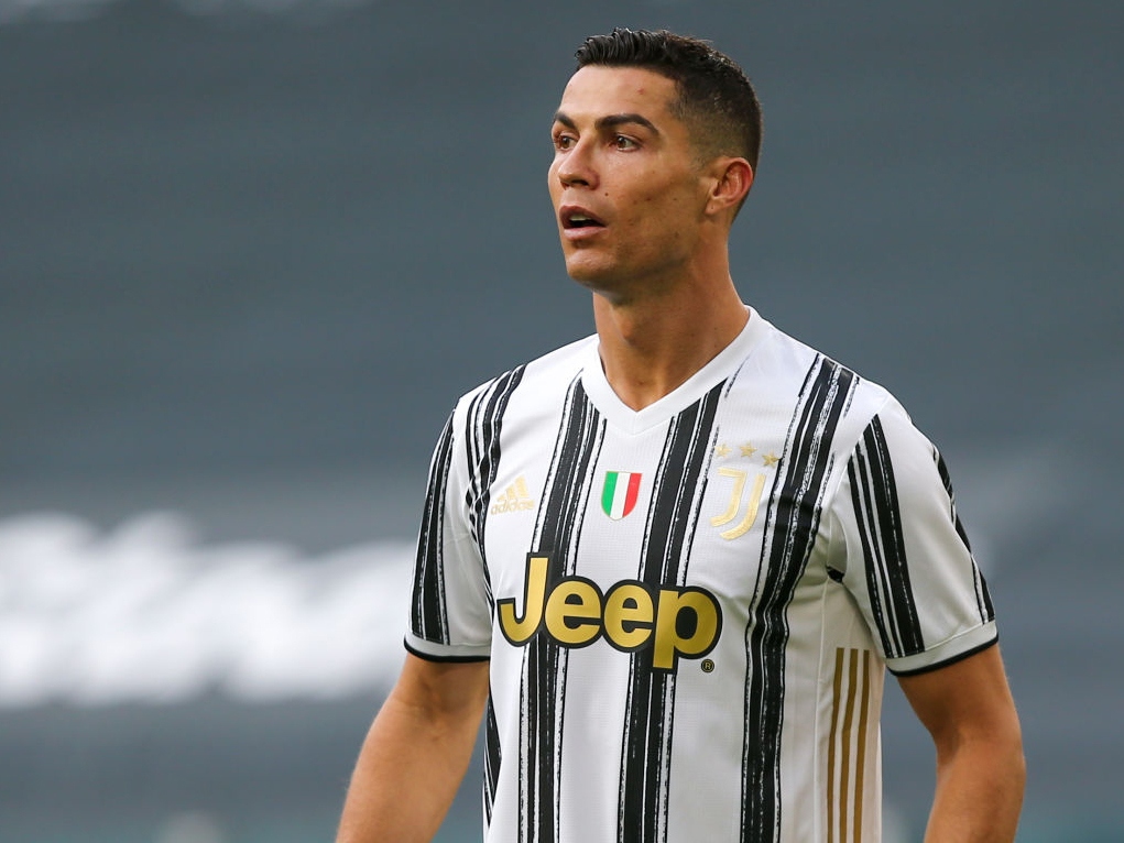 ronaldo sang cua gianh danh hieu vua pha luoi serie a hinh anh 1