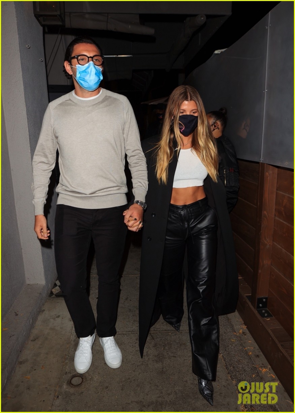 sofia richie dien croptop goi cam, hen ho cung ban trai hon tuoi hinh anh 5