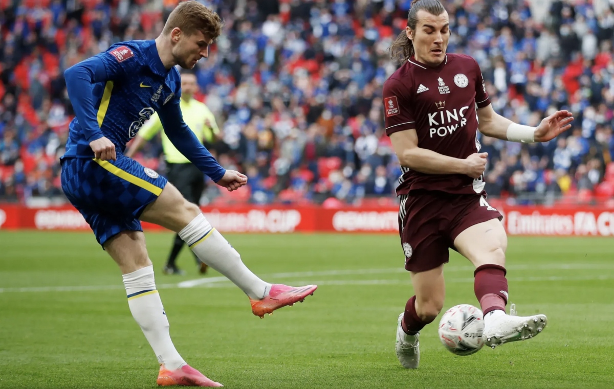 Chelsea đang tỏ ra lấn lướt trong những phút đầu tiên. (Ảnh: Reuters).