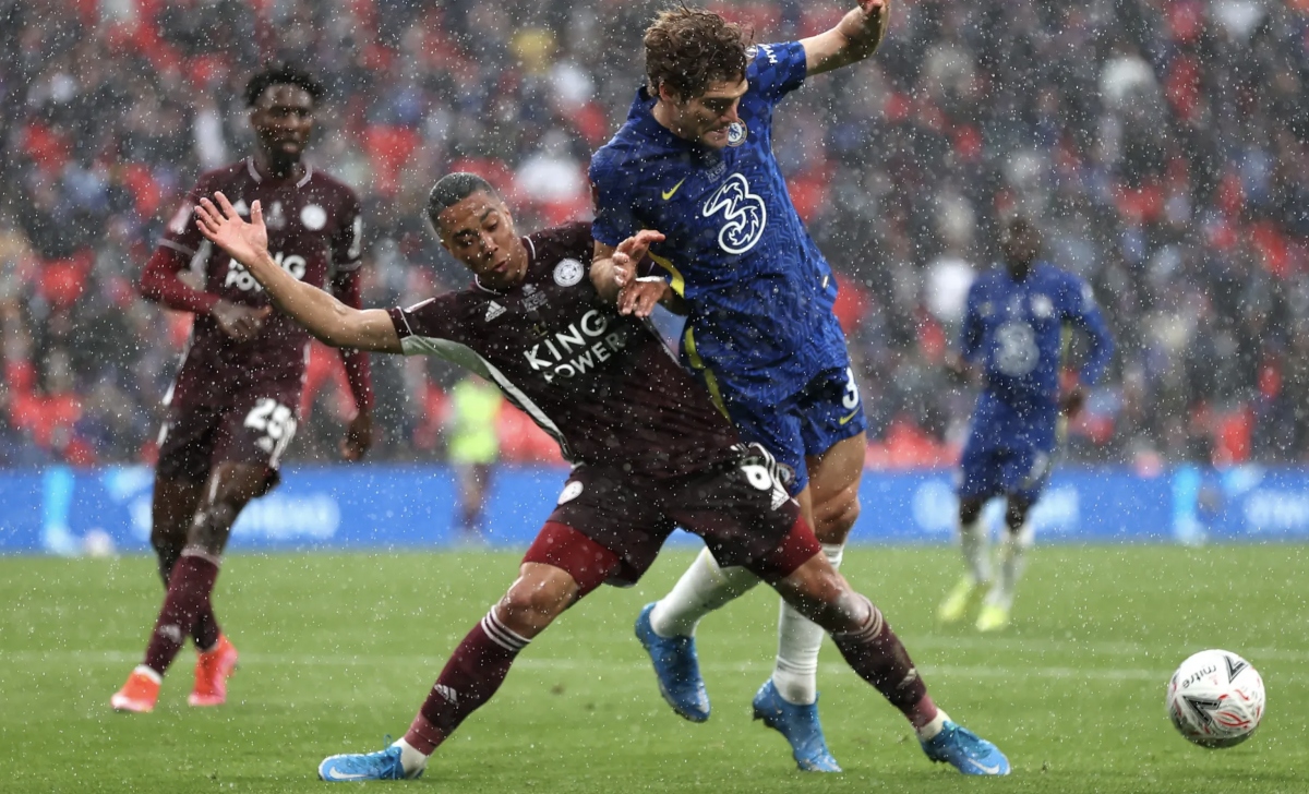 Leicester City và Chelsea đang chơi đôi công hấp dẫn. (Ảnh: Getty).