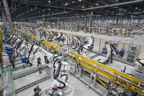 Inside Vinfast's automobile processing plant in Cat Hai, Hai Phong City. - The carmaker is considering an IPO in the US. - Photo vingroup.net