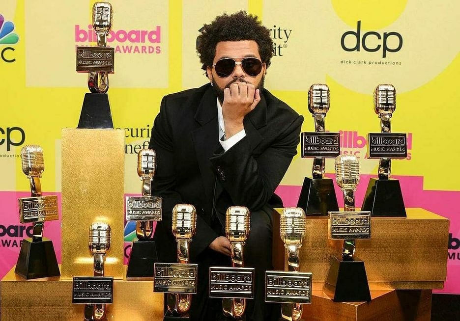 The Weeknd "ẵm trọn" 9 chiếc cúp tại Billboard Music Awards.