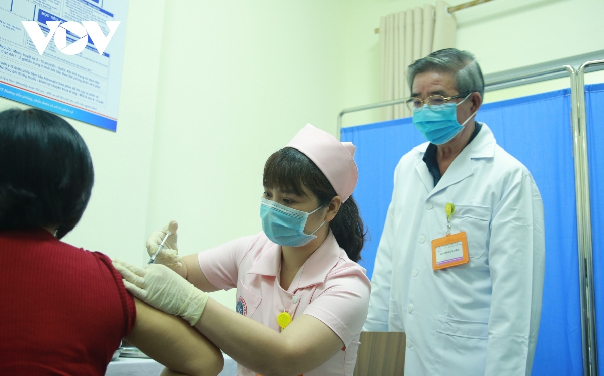 hoan thanh giai doan mot tiem vaccine covivac tren 120 nguoi hinh anh 1