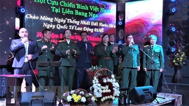 vietnamese, russian veterans commemorate national reunification day picture 1