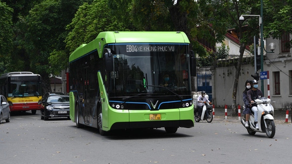 vingroup s electric buses run on hanoi s busy streets picture 1