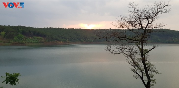 When the sun goes down at Sea Lake (Photo: Ngoc Anh/VOV)