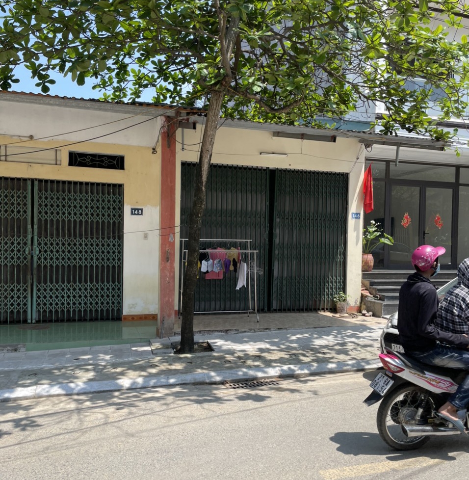 Các trường hợp thuộc diện các ly y tế tại nhà ở thành phố Yên Bái đã đóng cửa, tránh tiếp xúc.