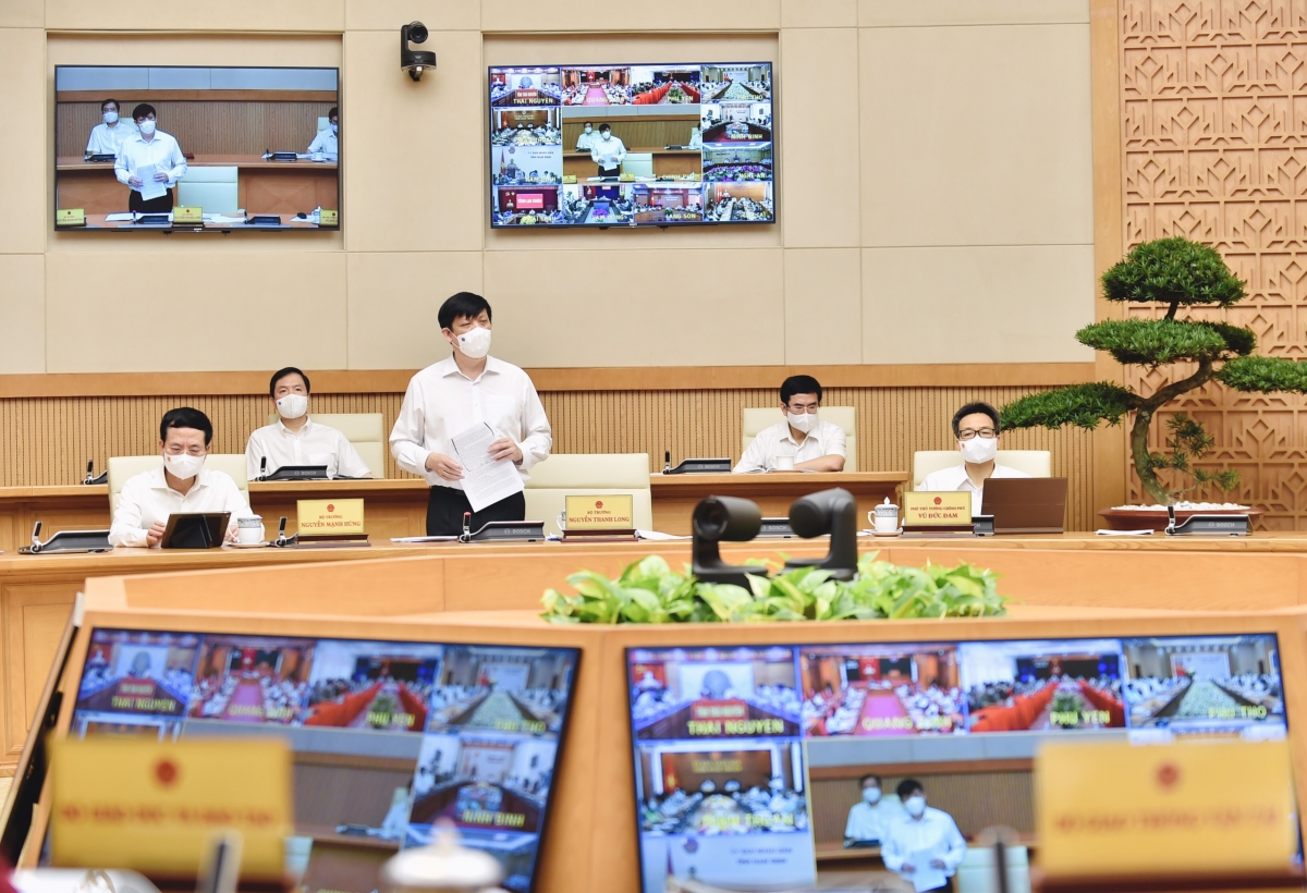 Bộ trưởng Y tế Nguyễn Thanh Long báo cáo Thủ tướng về chủng COVID-19 mới