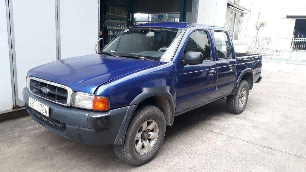Đầu những năm 2000, Ford Ranger được đón nhận tại thị trường Việt Nam với đúng mệnh danh của một chiếc _xe vận chuyển_