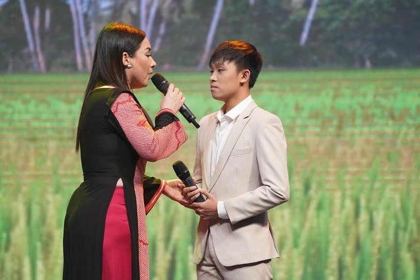 Chuyện showbiz: Quản lý nói gì về số tiền cát-sê của Hồ Văn Cường