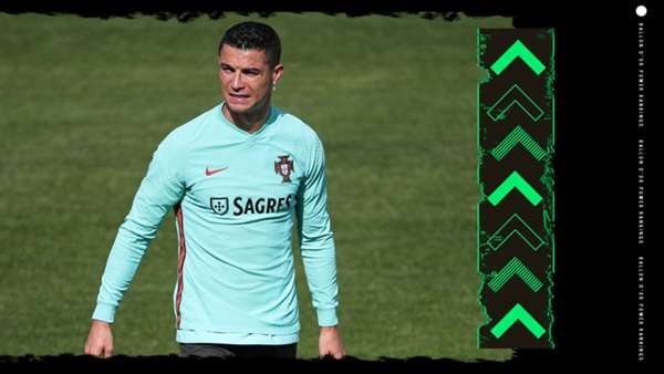 10. Cristiano Ronaldo (Juventus) | Thành tích trong năm 2021: 21 bàn thắng, 3 kiến tạo. Giành chức vô địch Coppa Italia &amp; Supercoppa Italiana.