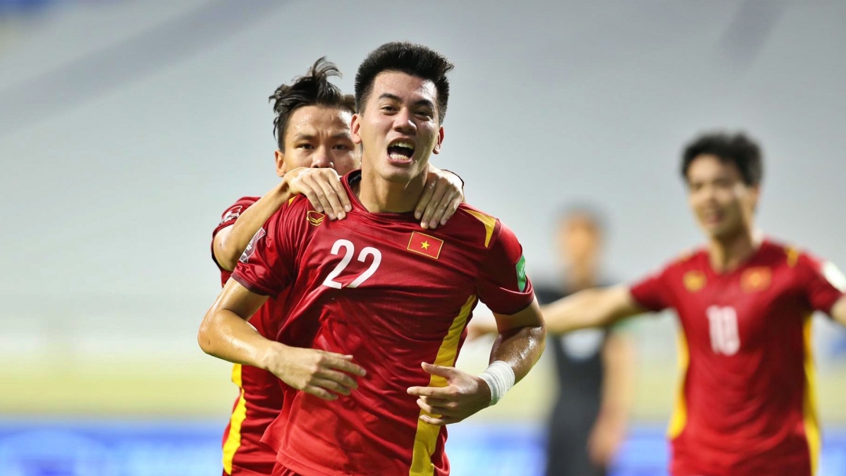 Striker Tien Linh celebrates his scoring goal in Vietnam's 2-1 win over Malaysia.