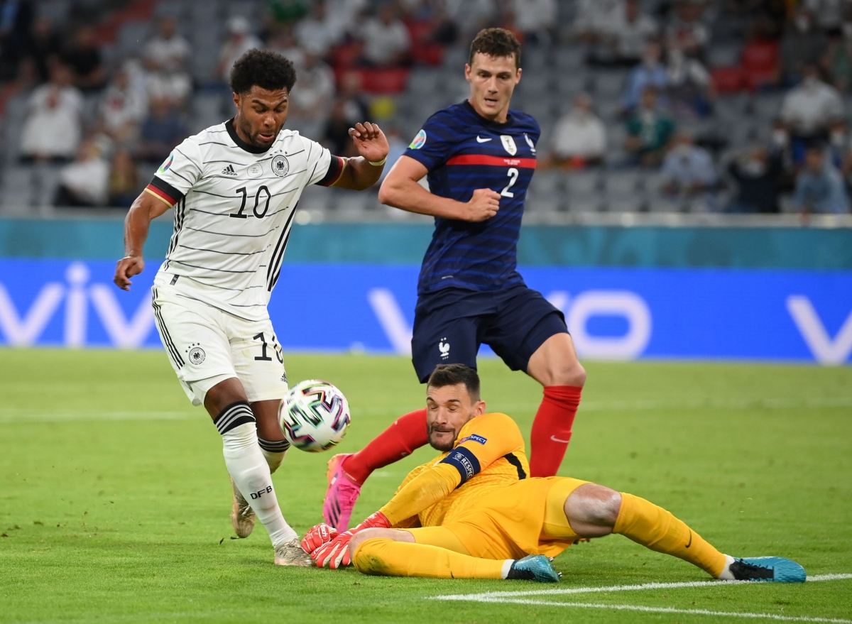 Gnabry bỏ lỡ cơ hội quân bình tỷ số cho ĐT Đức. (Ảnh: Reuters).