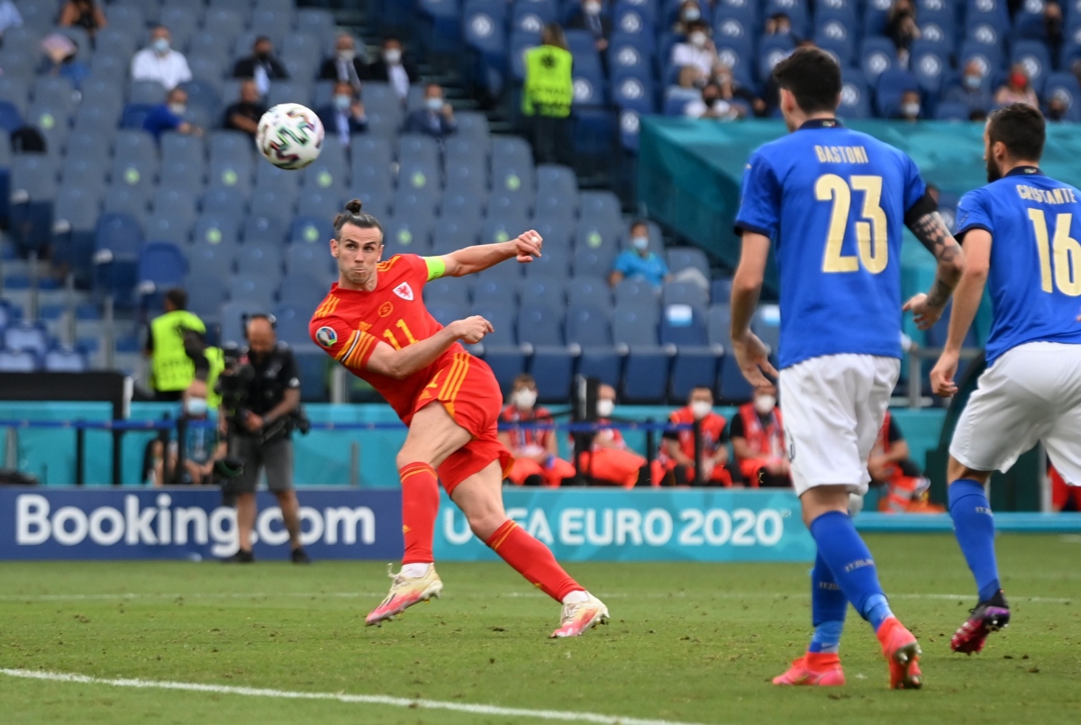 Italia toàn thắng ở bảng A, Xứ Wales "nín thở" giành vé thứ hai vào vòng knock-out