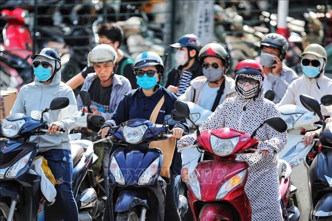 intense heat wave returns to northern vietnam picture 1