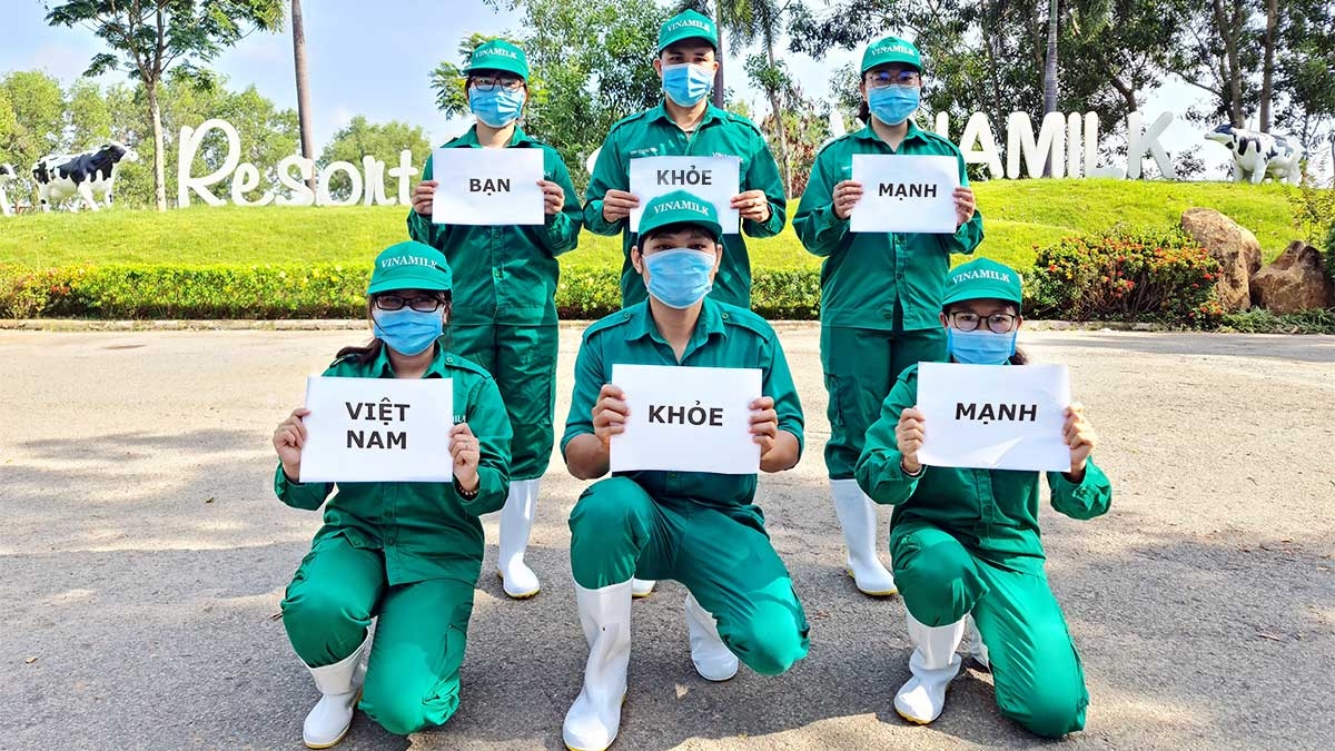 Thông điệp “Bạn khỏe mạnh, Việt Nam khỏe mạnh” được hưởng ứng bởi các nhân viên Vinamilk trên cả nước trong ngày khởi động chiến dịch.