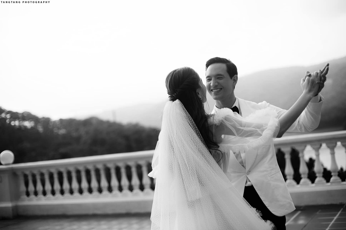 Ảnh cưới ngọt ngào, hạnh phúc của hồ ngọc hà và kim lý hình ảnh 3 Anh cuoi ngot ngao, hanh phuc cua ho ngoc ha va kim ly hinh anh 3