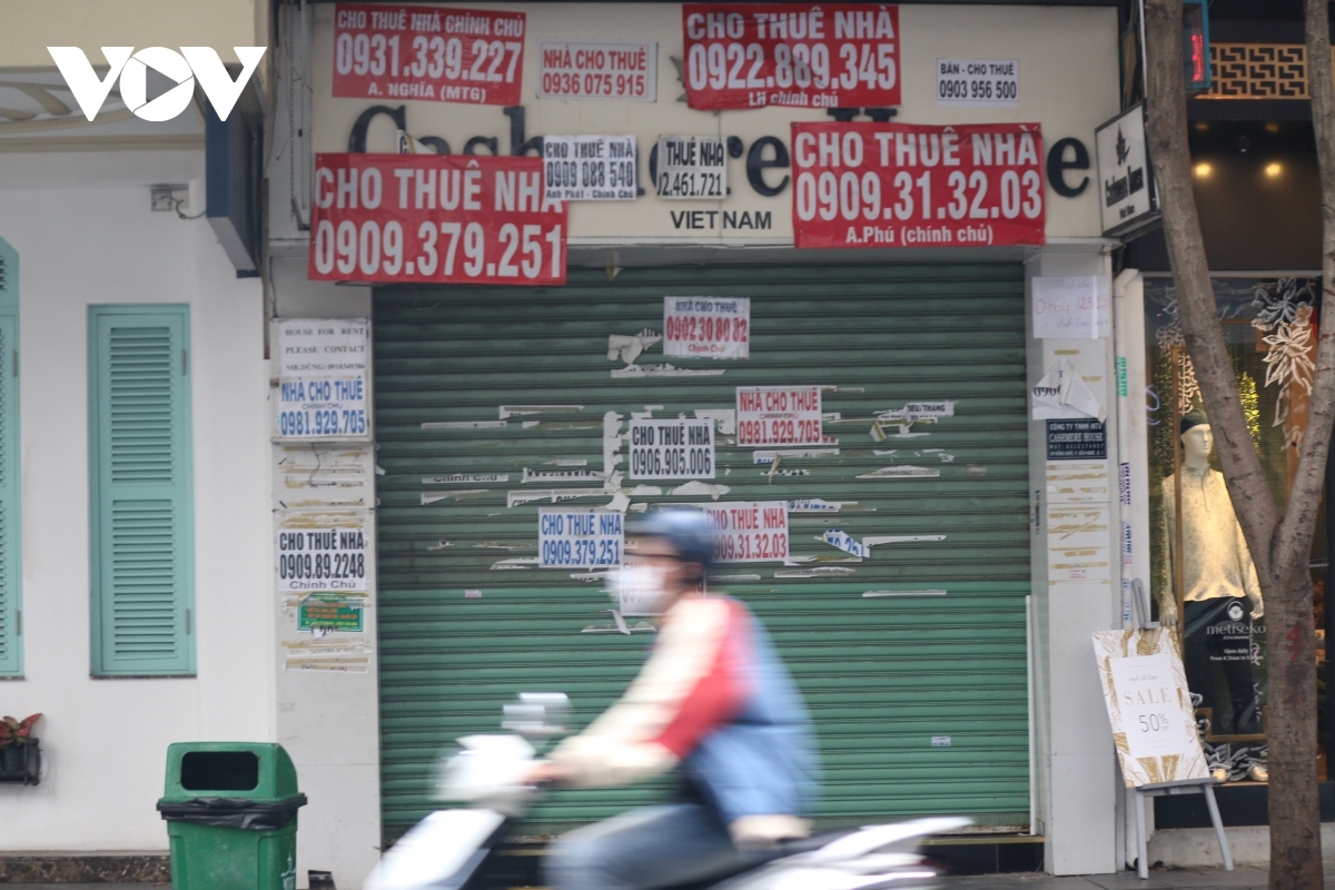 social distancing order leaves hcm city streets empty picture 7