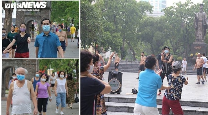 hanoians abide by anti-pandemic measures as outdoor activities resumed picture 6 hanoians abide by anti-pandemic measures as outdoor activities resumed picture 6