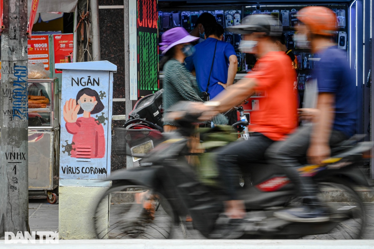 paintings on electricity boxes encourage people to fight covid-19 picture 9