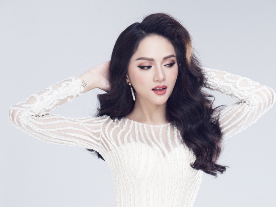 Chuyện showbiz: Hương Giang tái xuất xinh đẹp sau thời gian vắng bóng