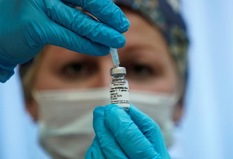 nguon cung vaccine covid-19 du thua, toc do tiem phong o nga van dien ra cham chap hinh anh 1