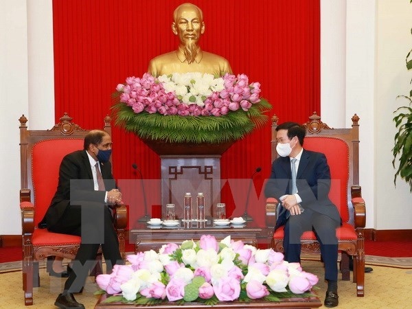 vietnam desires stronger relations with singapore picture 1