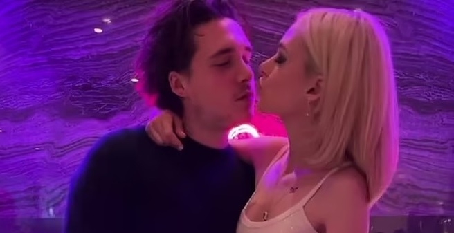 Brooklyn Beckham và hôn thê Nicola Peltz kỷ niệm 1 năm đính hôn