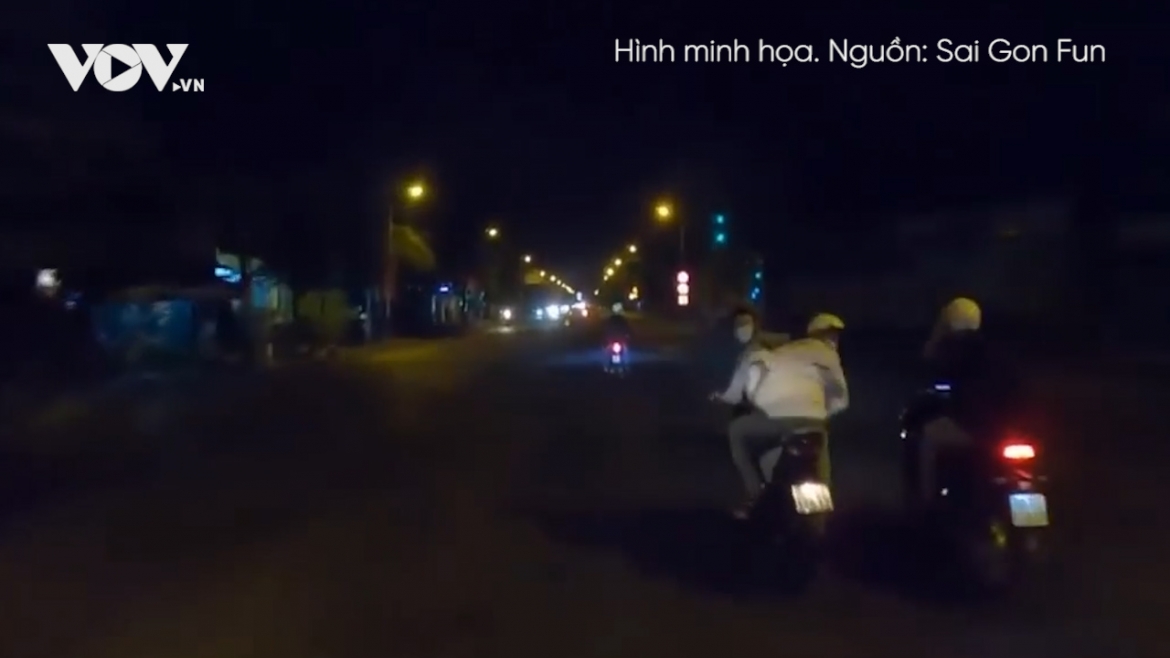 Đua xe ăn mừng ĐT Việt Nam chiến thắng, 18 thanh niên bị bắt