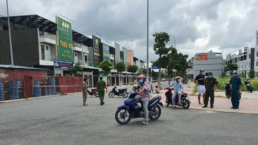 cong an binh duong dang dieu tra nguyen nhan 2 nguoi tu vong trong nha hinh anh 1