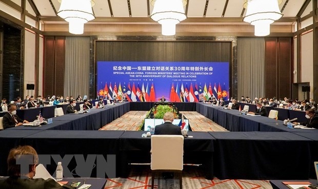 vietnam attends special asean-china foreign ministers meeting picture 1