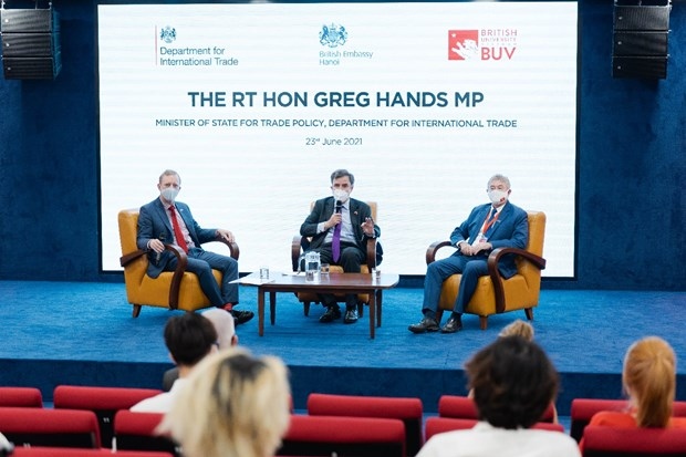 uk minister of state for trade policy visit british university vietnam picture 4