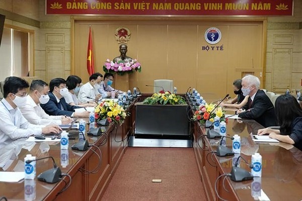 diplomatic efforts taken to bring covid-19 vaccine to vietnam picture 1