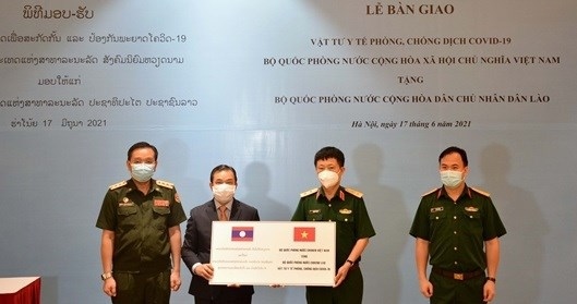 defence ministry presents medical supplies to aid laos pandemic-prevention efforts picture 1