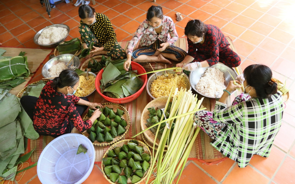 Một Tết Đoan Ngọ đầy yêu thương, sẻ chia giữa đại dịch Covid-19