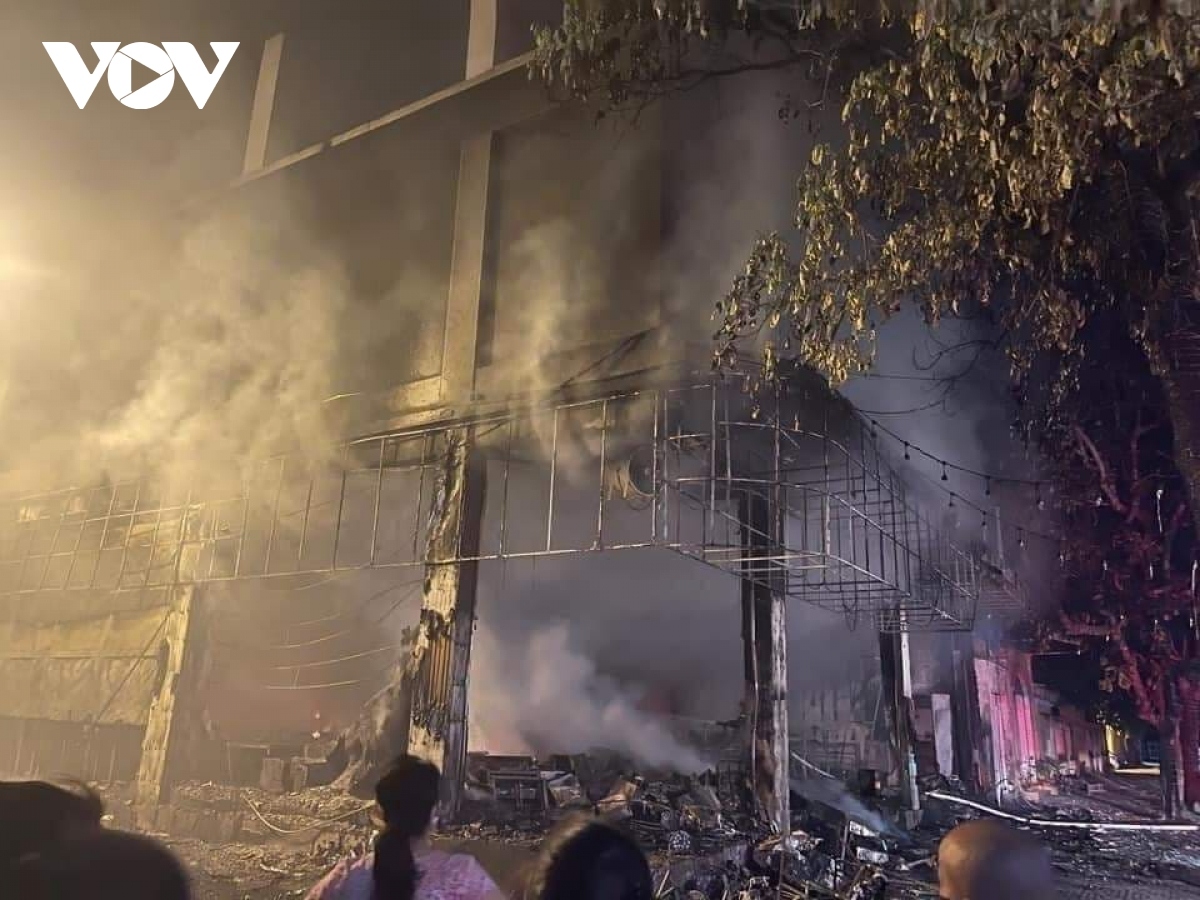 six people killed in coffee music lounge fire in central vietnam picture 1