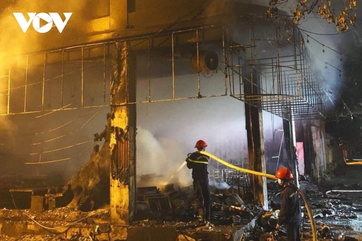 six people killed in coffee music lounge fire in central vietnam picture 3