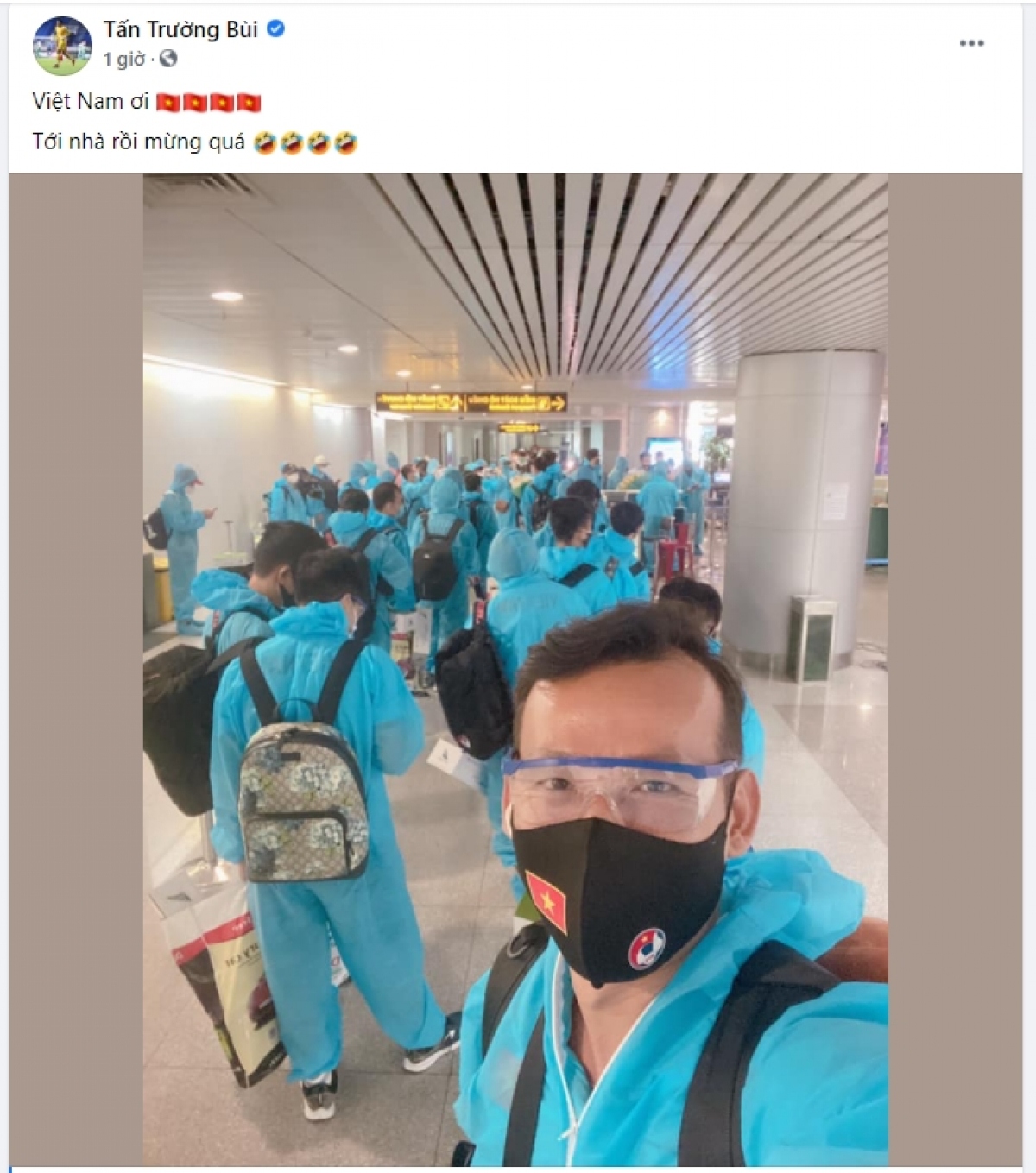 coach park hang-seo and players return to vietnam from uae picture 2