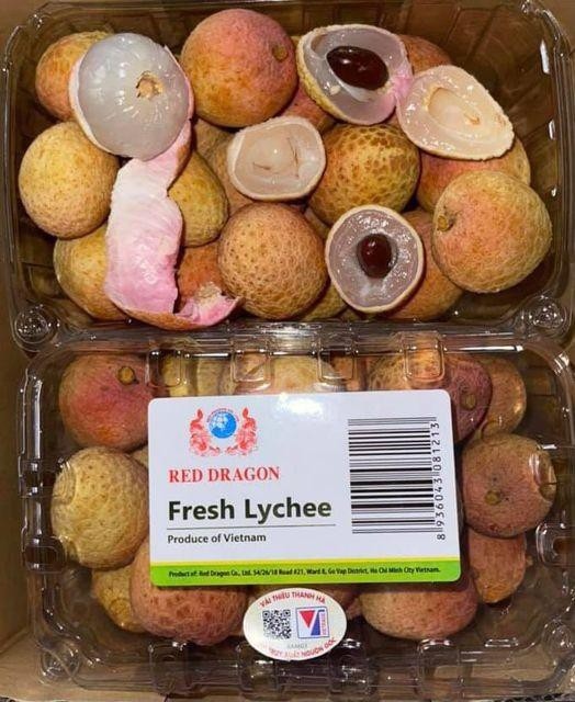 singaporean consumers taste vietnamese lychees picture 1