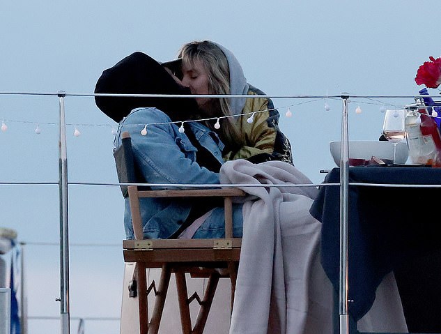 heidi klum va chong tre khoa moi lang man tren ho wannsee o berlin hinh anh 1