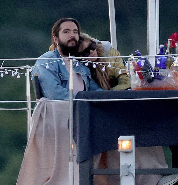 heidi klum va chong tre khoa moi lang man tren ho wannsee o berlin hinh anh 4