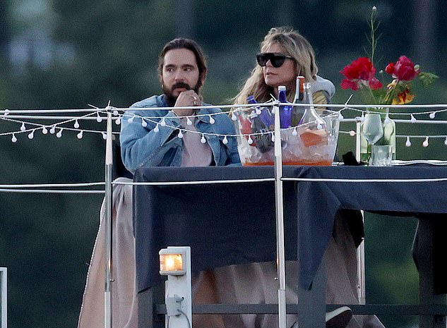 heidi klum va chong tre khoa moi lang man tren ho wannsee o berlin hinh anh 5