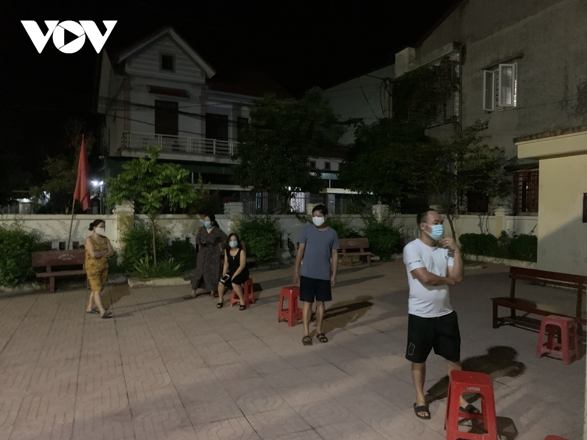 hundreds in central city undergo overnight covid-19 test picture 1
