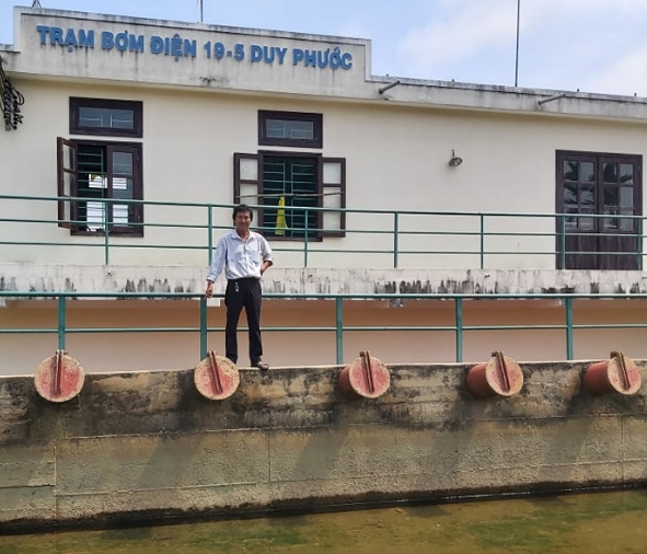 Nước mặn liên tục án ngữ trước miệng bể hút nên trạm bơm này không được vận hành các tổ máy bơm nước tưới