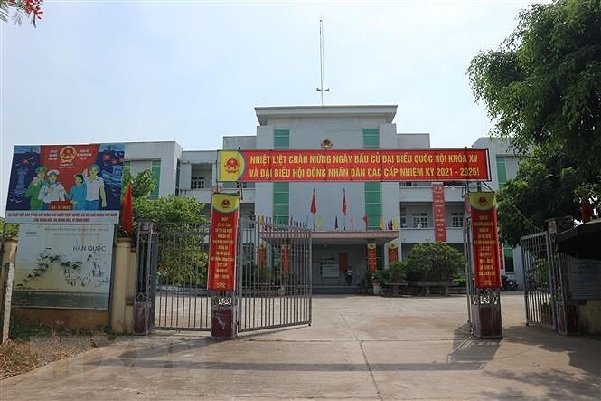 Trụ sở Đảng ủy, Ủy ban Nhân dân xã Tráng Việt (Mê Linh, Hà Nội). (Ảnh Mạnh Khánh/TTXVN) 