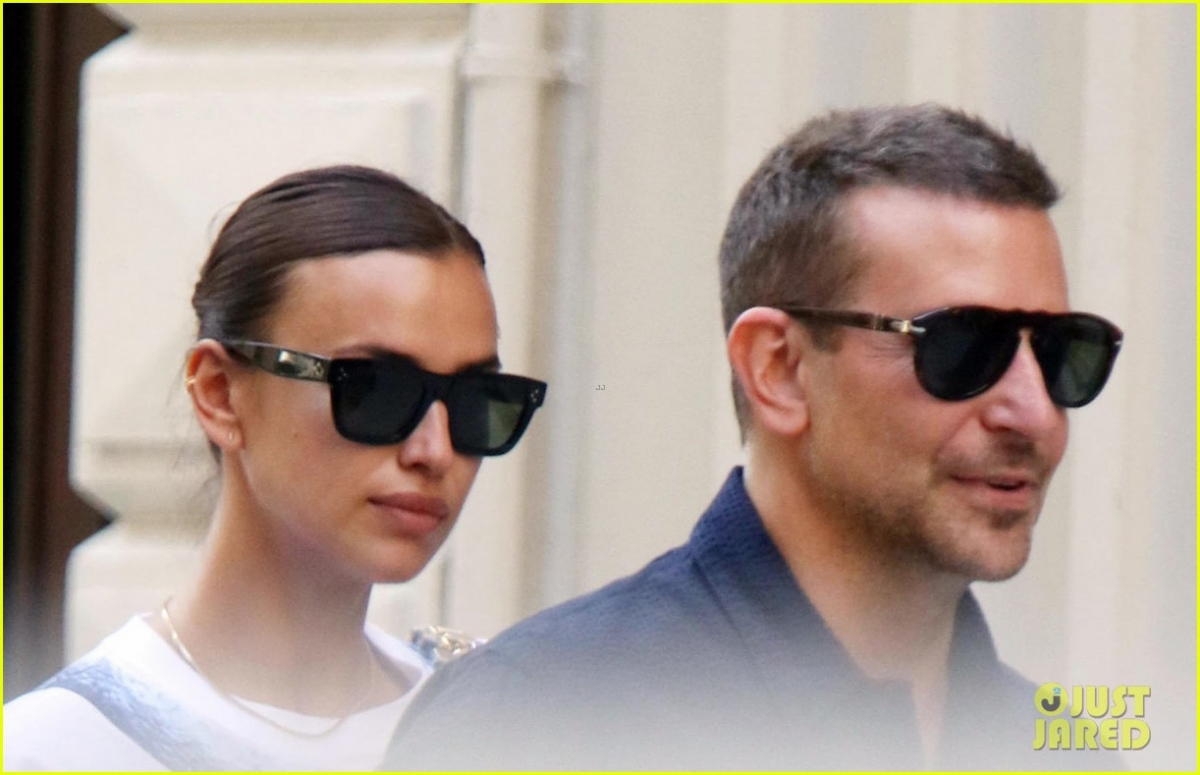 Irina Shayk vui vẻ sánh đôi cùng tình cũ Bradley Cooper trên phố